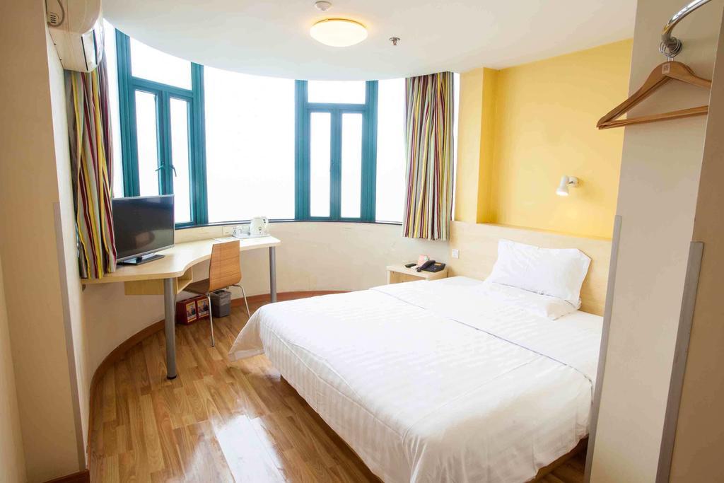 7 Days Inn Heze Mudan Road Branch Værelse billede